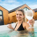Nadmorskie Chatki - Sauna - Opcja Z Prywatna Balia Kapielowa Lub Bez Feriehus *